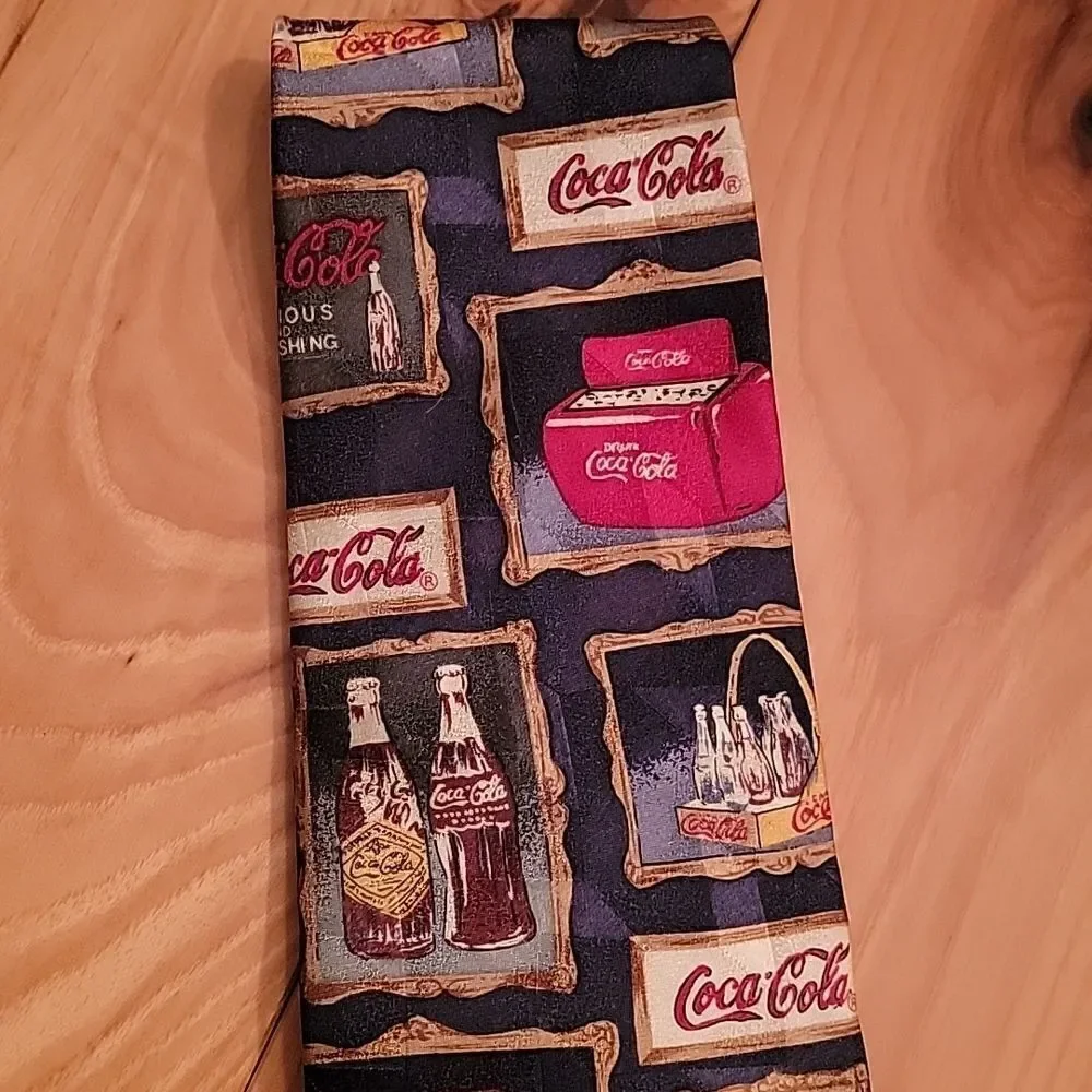COCA COLA VINTAGE STYLE LOGOS 100% SILK TIE - NEW!